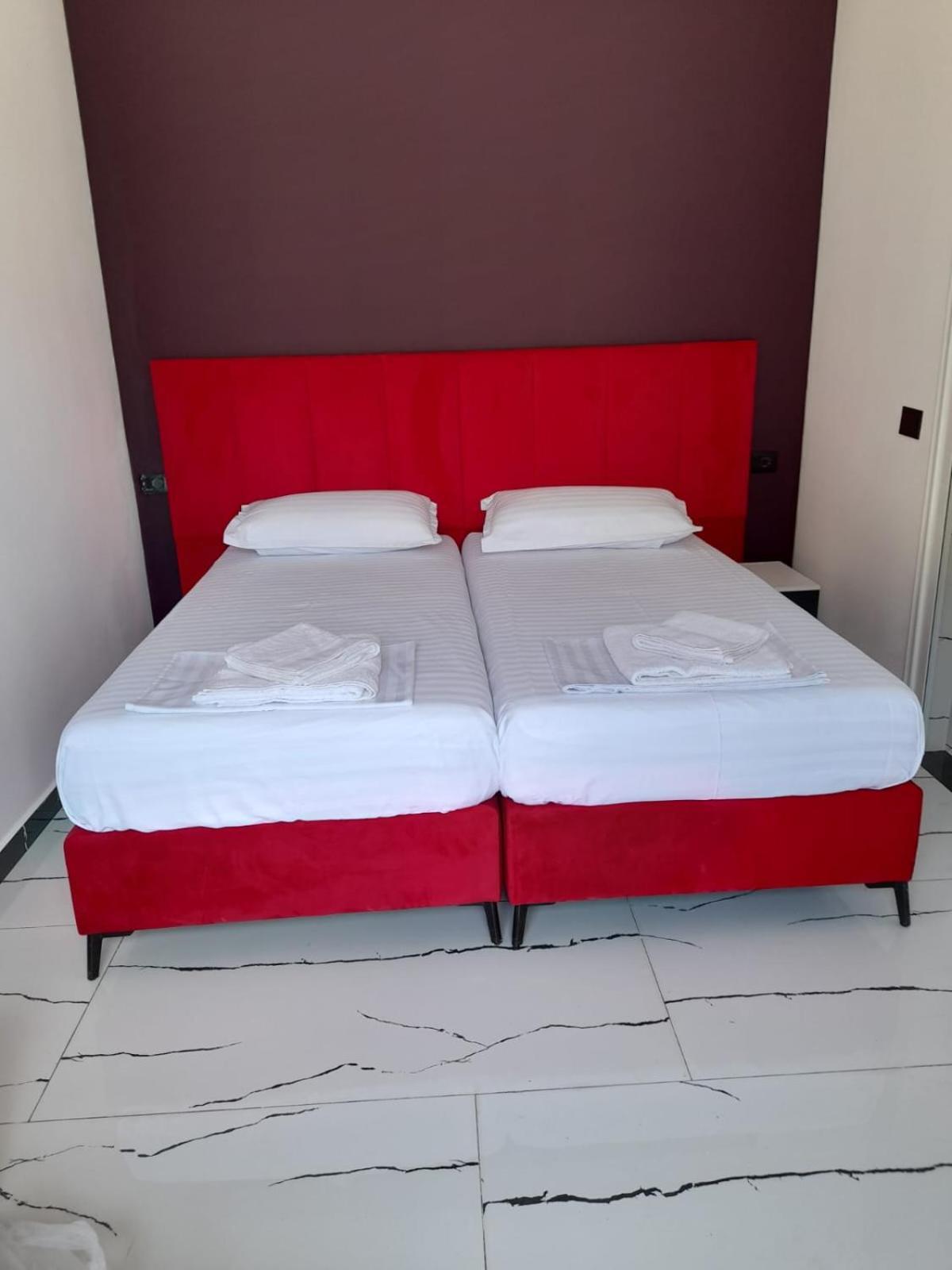 Summer Hotell Qeparo